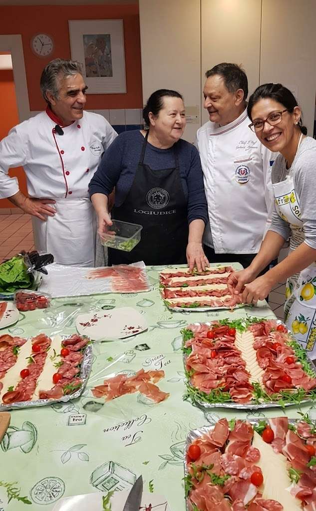 il ristorantino terasse team bearbeitet - Il Ristorantino — Pizza & Pinsa in Hamburg-Barmbek | Authentische italienische Küche